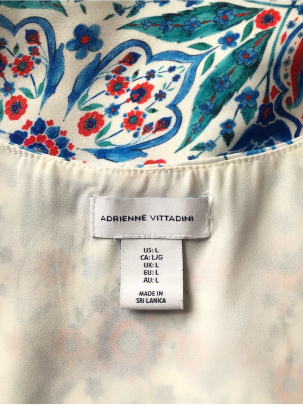 🔴 4/$15 Adrienne Vittadini Women’s L White Red Blue Floral V-Neck Tank Top EUC - Picture 13 of 14